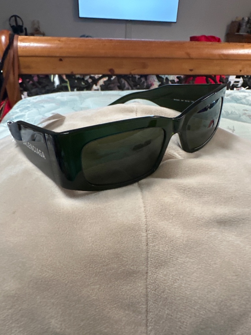 NWT BALENCIAGA SUNGLASSES DARK GREEN - Picture 7 of 9